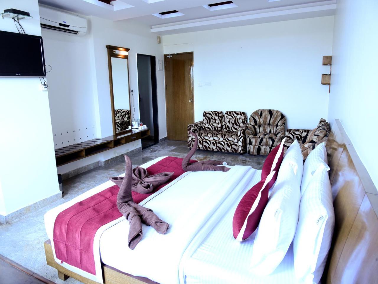 Hotel Sarayu Hassan Exterior photo